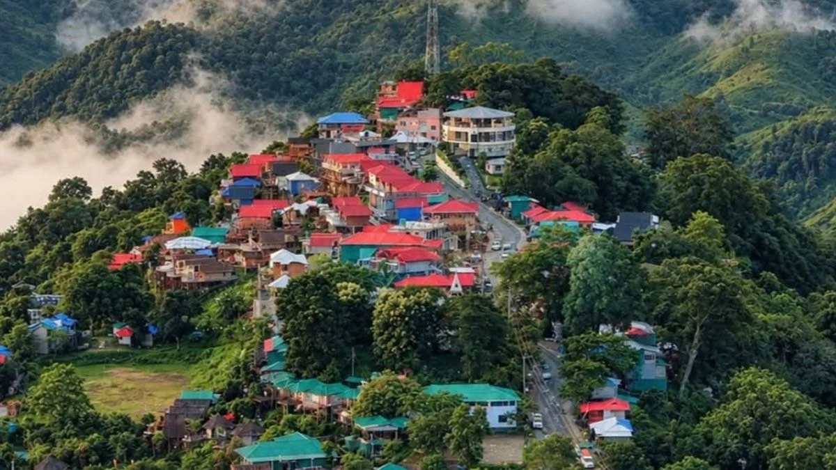 army-safely-evacuates-tourists-stranded-in-sajek.webp