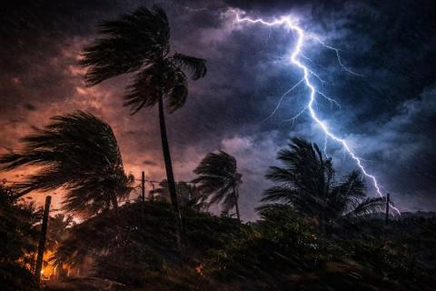 80kmh-storm-river-port-warning-bangladesh.jpg